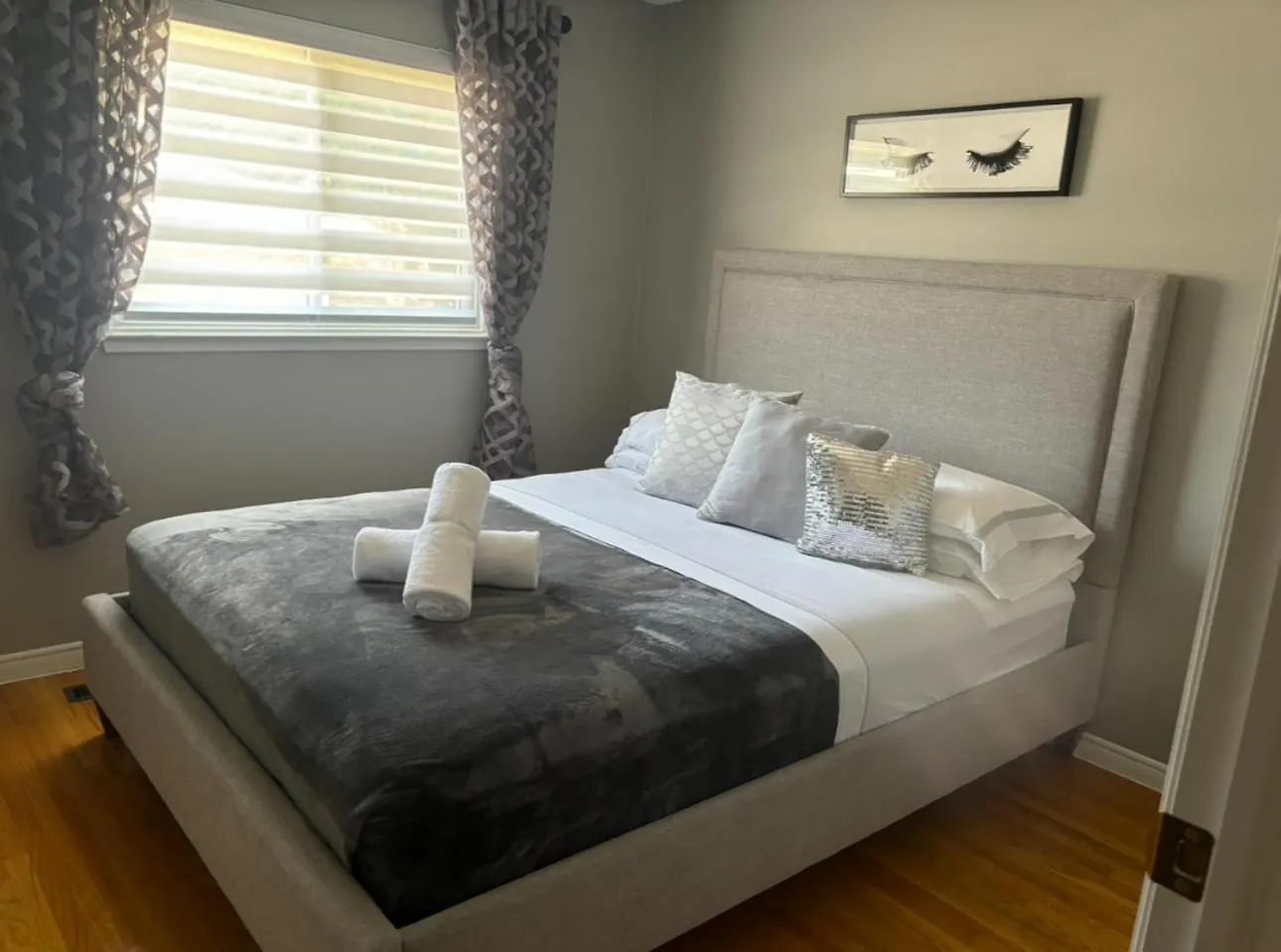 Bright & Cozy 4Br Home For Your Family Stay With Optional Pool Access Holiday home Mississauga